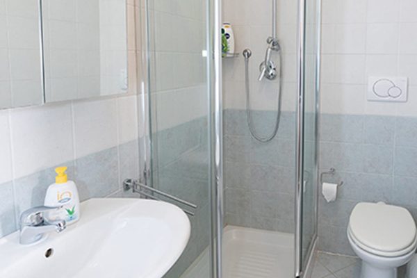 bagno con doccia